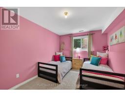 6 JUNIPER CRESCENT - 23