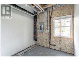 61 - 1040 CORONATION DRIVE - 28
