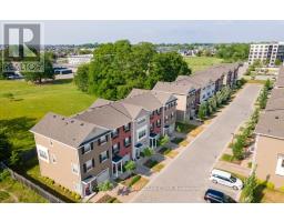 61 - 1040 CORONATION DRIVE - 36