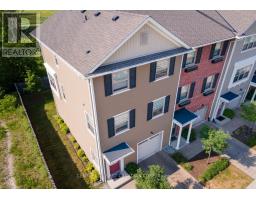 61 - 1040 CORONATION DRIVE - 38