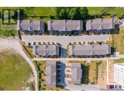61 - 1040 CORONATION DRIVE - 39