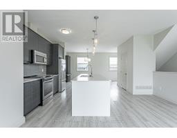 61 - 1040 CORONATION DRIVE - 9