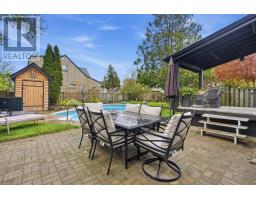 755 VICTORIA STREET - 33