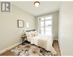 7 POSTMA CRESCENT - 5
