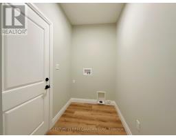 7 POSTMA CRESCENT - 9
