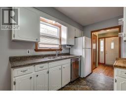 12 ROSEMOUNT CRESCENT - 16