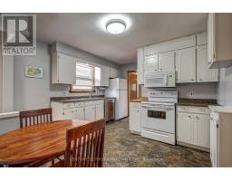12 ROSEMOUNT CRESCENT - 17