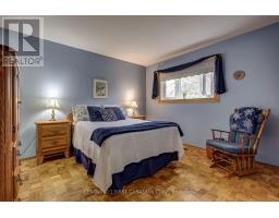 12 ROSEMOUNT CRESCENT - 22
