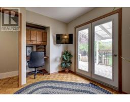 12 ROSEMOUNT CRESCENT - 25