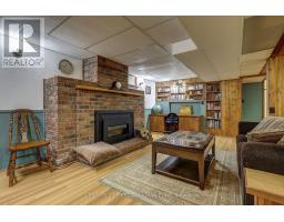 12 ROSEMOUNT CRESCENT - 30