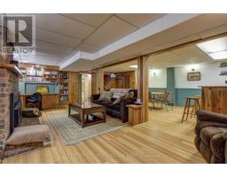 12 ROSEMOUNT CRESCENT - 31