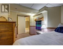 12 ROSEMOUNT CRESCENT - 37