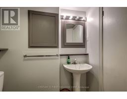 12 ROSEMOUNT CRESCENT - 39