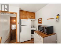 33 STRATHCONA DRIVE - 14