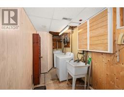 33 STRATHCONA DRIVE - 15