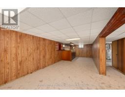 33 STRATHCONA DRIVE - 16