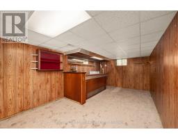 33 STRATHCONA DRIVE - 17