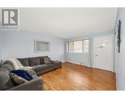 33 STRATHCONA DRIVE - 5