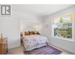 24 CATHCART STREET - 19
