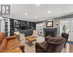 129 WYCHWOOD PLACE - 5