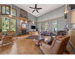 4544 LAKESHORE ROAD - 11