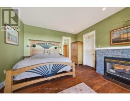 4544 LAKESHORE ROAD - 16