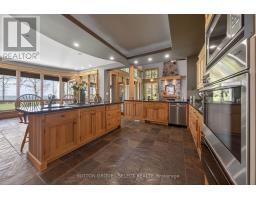4544 LAKESHORE ROAD - 8