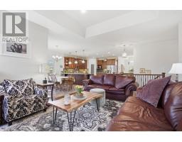 2035 CORONATION DRIVE - 22