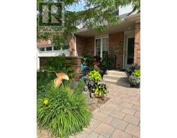 16 - 464 COMMISSIONERS ROAD W - 1