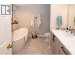 244 ENSIGN CRESCENT - 31