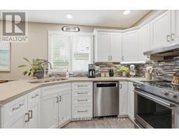 18 MCTAGGART CRESCENT - 11