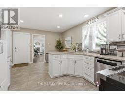 18 MCTAGGART CRESCENT - 12