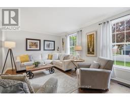 18 MCTAGGART CRESCENT - 5