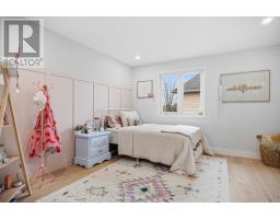 2114 RIVERBEND ROAD - 38