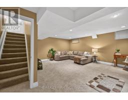 75 BRISCOE STREET W - 24