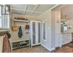 626 EMERY STREET E - 25
