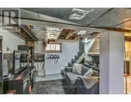 626 EMERY STREET E - 35