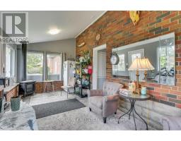 124623 SIMCOE STREET - 11