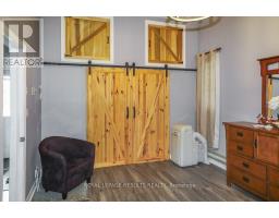 124623 SIMCOE STREET - 6