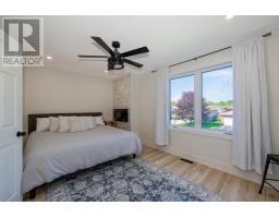 168 GIBSON CRESCENT - 17