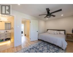 168 GIBSON CRESCENT - 18