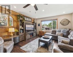 70 BRENTWOOD CRESCENT - 21