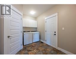 2580 DUNDAS STREET - 11