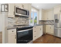 11 RUNNYMEDE CRESCENT - 10