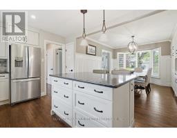 11 RUNNYMEDE CRESCENT - 12