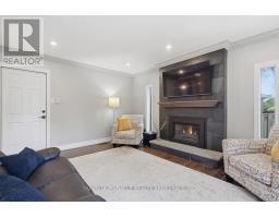 11 RUNNYMEDE CRESCENT - 15