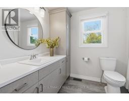 11 RUNNYMEDE CRESCENT - 25