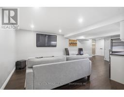 11 RUNNYMEDE CRESCENT - 27