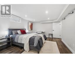 11 RUNNYMEDE CRESCENT - 36