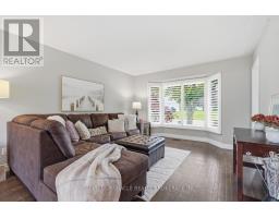 11 RUNNYMEDE CRESCENT - 4
